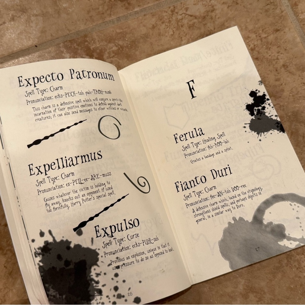 Harry Potter Wizard Training Wand Lights & Sound Harry Pottery Spell book - Picture 5 of 5